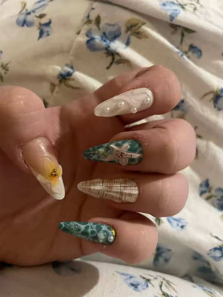 Mio Mate customer nails