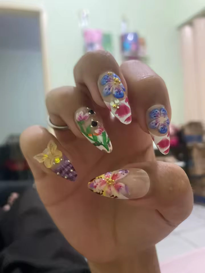 Mio Mate customer nails